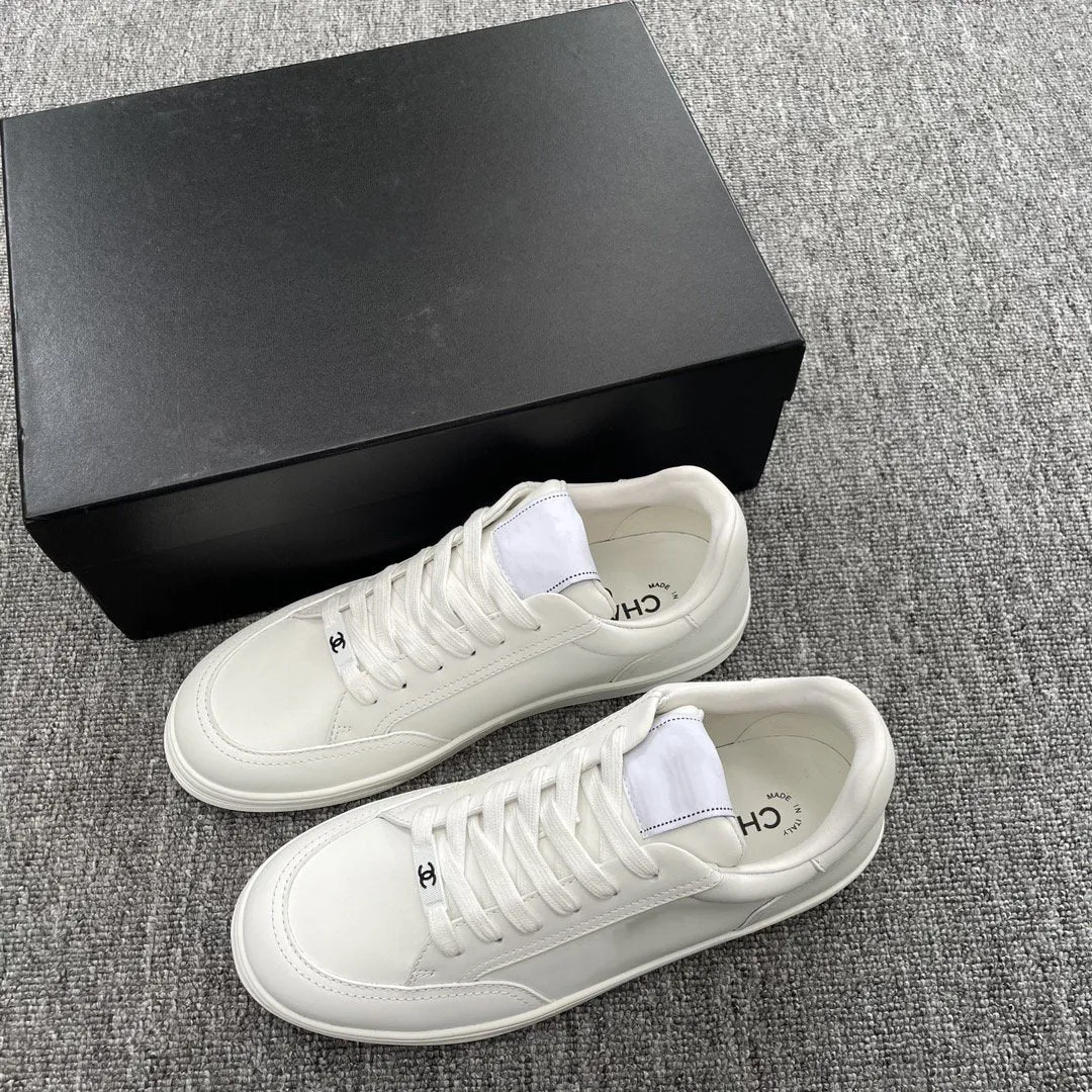 CC LOW-TOP WHITE SNEAKERS