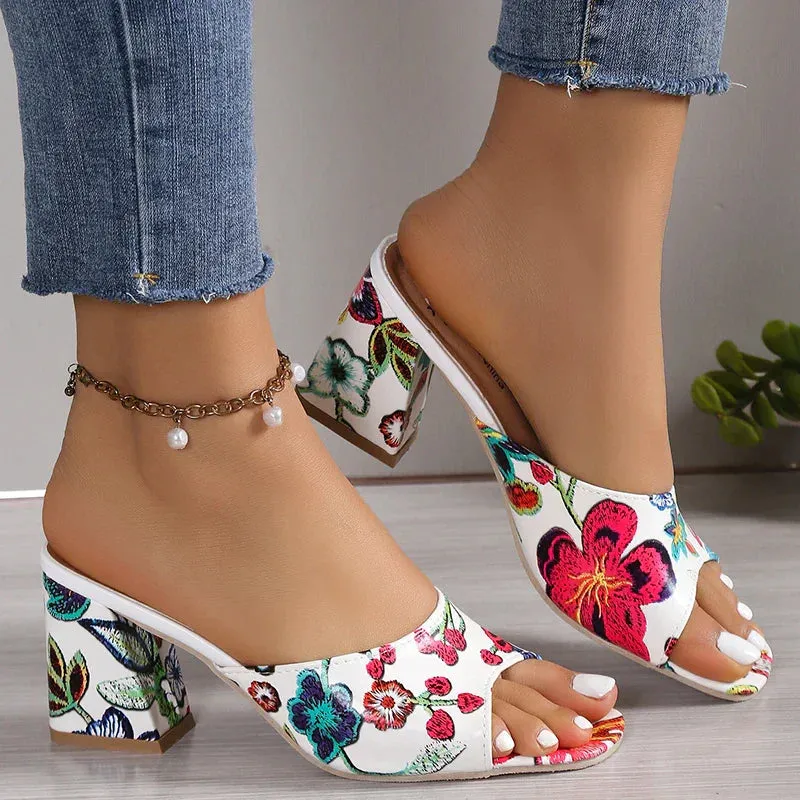 Open toe with fashionable print sandals