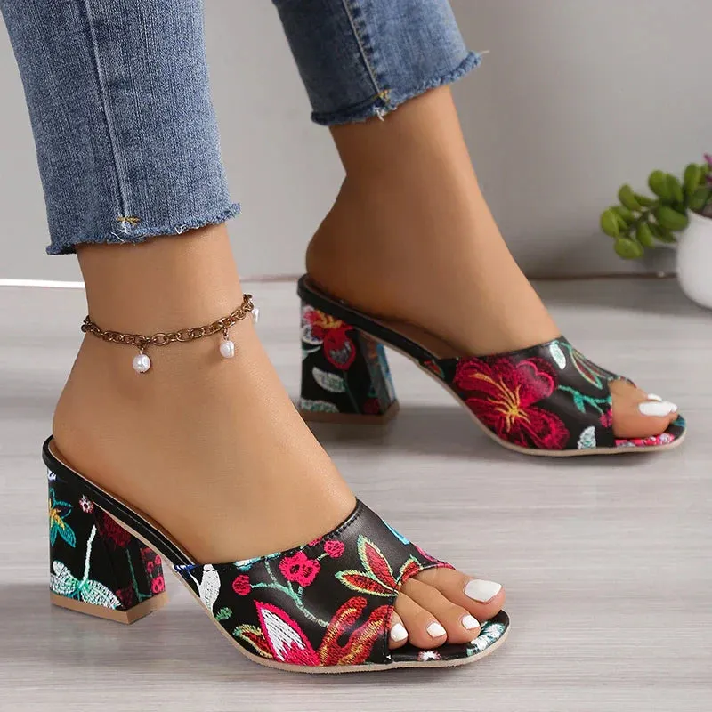 Open toe with fashionable print sandals