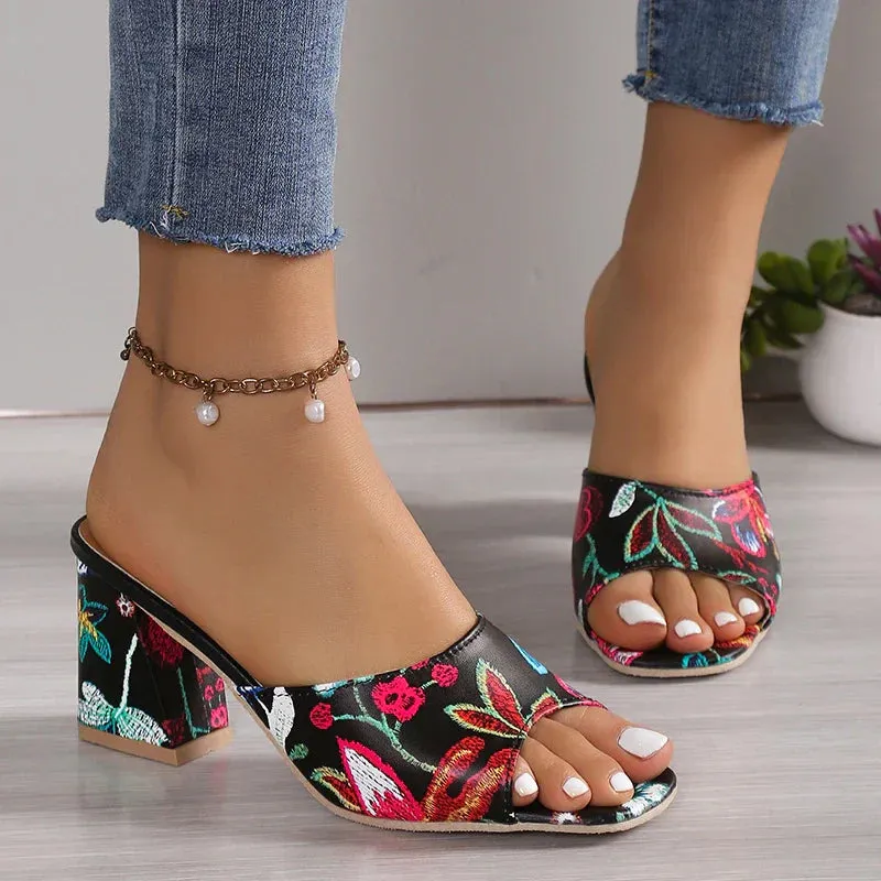 Open toe with fashionable print sandals